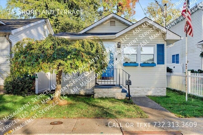 Building Photo - 34 Shoreland Terrace