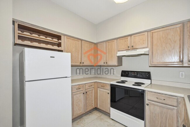 Building Photo - 1 bed / 1 bath on James Island