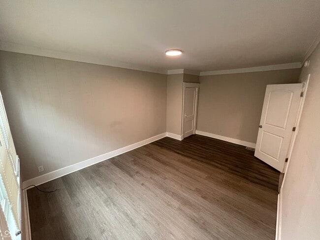 Building Photo - 129 W Hendricks St