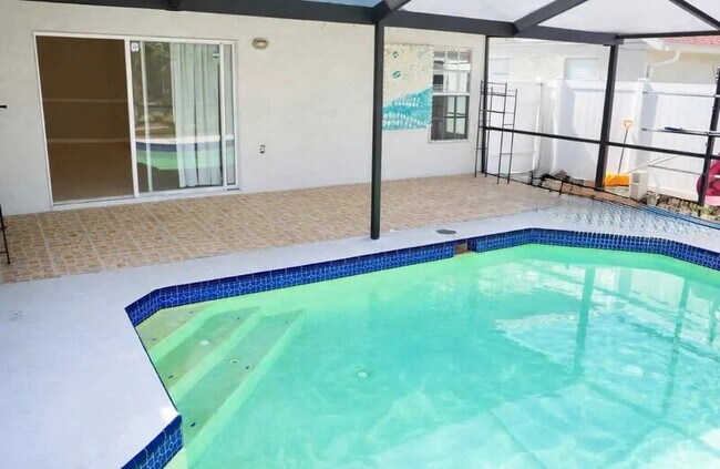 Building Photo - 11316 Maybrook Ave