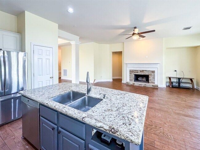 Building Photo - 3015 Gilford Ln