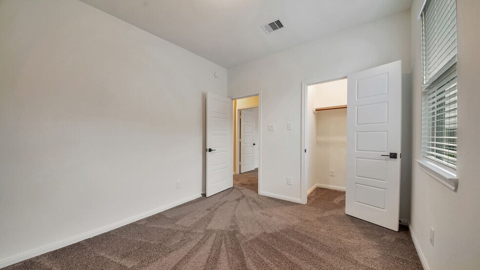 Building Photo - 31527 Westwood Rock Ln