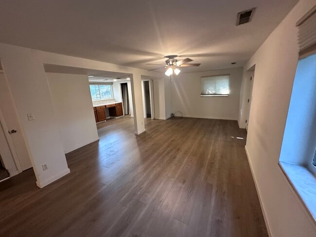Building Photo - 6516 Dogwood Ln