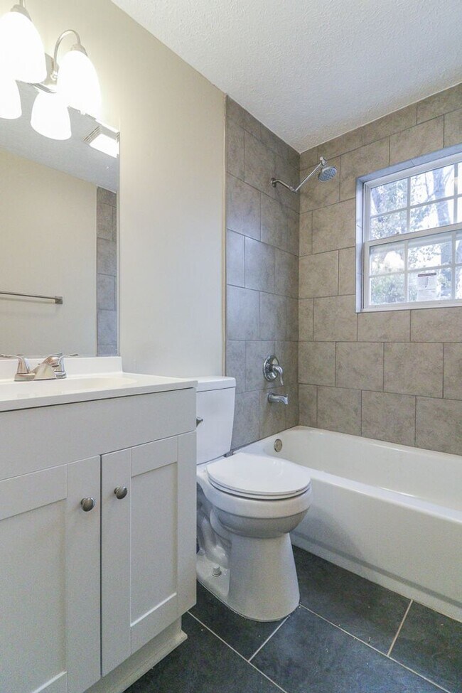 Building Photo - 407 Knox Ave