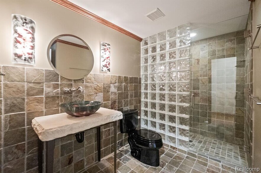 Building Photo - 3782 Pine Lake Knoll Dr
