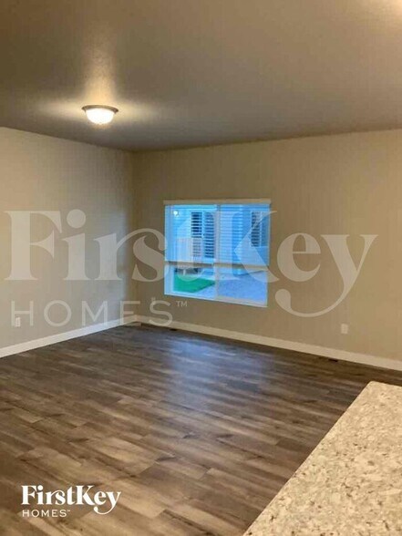 Building Photo - 11123 Murrelet Dr