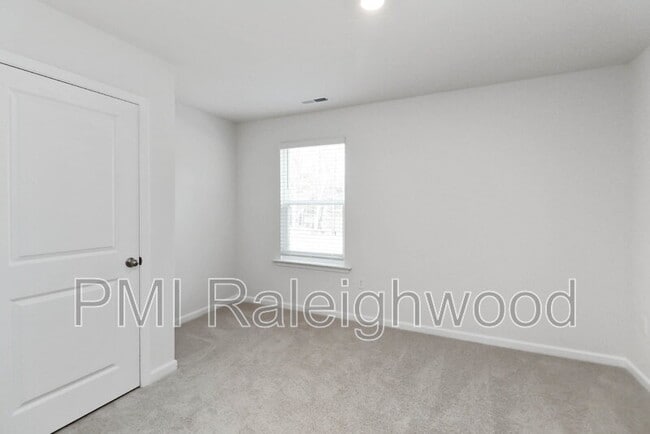 Building Photo - 258 Palm Dr