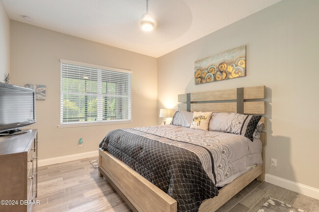 Building Photo - 205 Cyan Ave