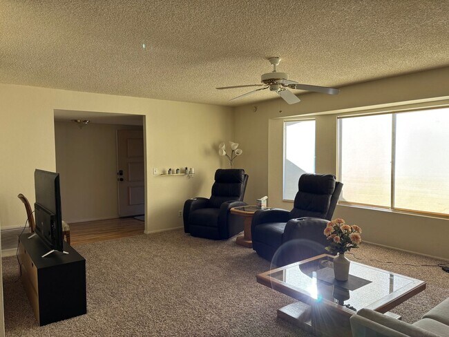Building Photo - 982 Leisure World