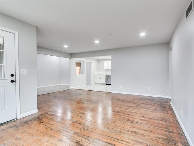 Building Photo - 1429 Casady Ln