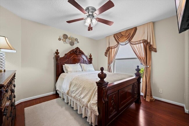 Building Photo - 12127 Sunset Point Dr