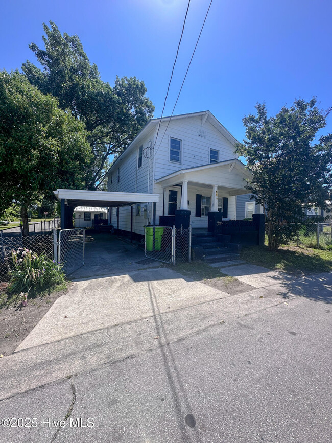 Primary Photo - 516 2nd Ave
