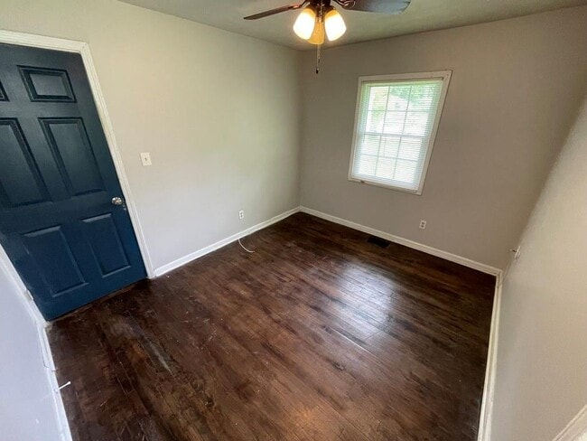 Building Photo - 1642 Mary George Ave NW