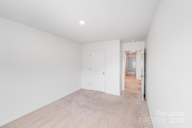 Building Photo - 3255 Winesap Dr
