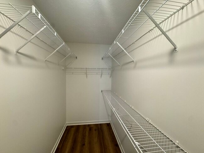 Building Photo - 2208 Summerwind Dr