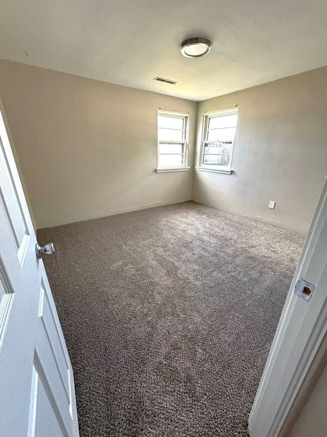 Building Photo - Charming 3-bedroom 1-bath house with yard in Nampa, ID!