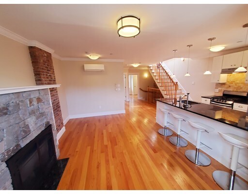 Building Photo - 105 E Brookline St