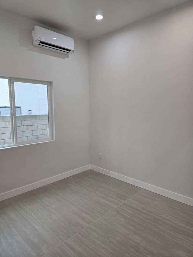 Building Photo - 12685 Aristocrat Ave