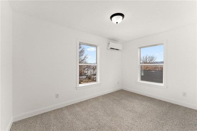 Building Photo - 379 Beaver St