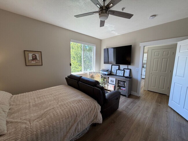 Building Photo - Charming 55+ Condo with Indoor Pool & Mountain Views in American Fork