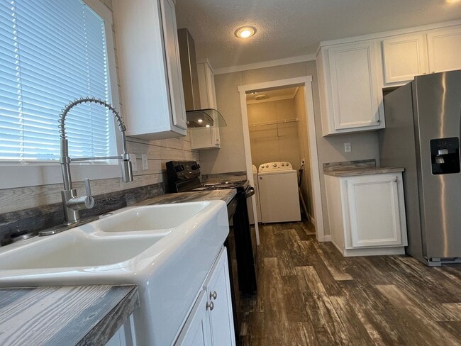 Building Photo - Nice 3 Bedroom 2 Bath Home Built in 2021 A...