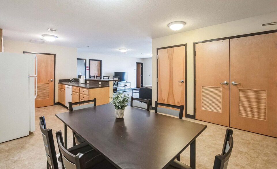 Building Photo - 1695 N Lexington-Springmill Rd