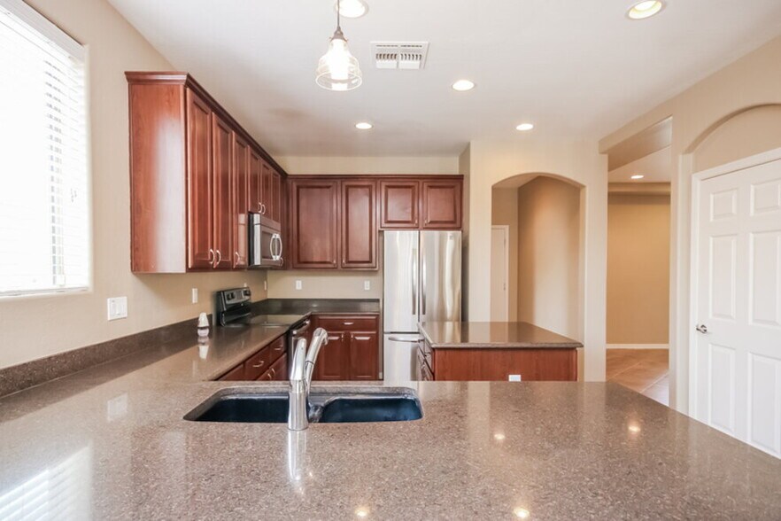 Building Photo - 4261 N 157th Ave