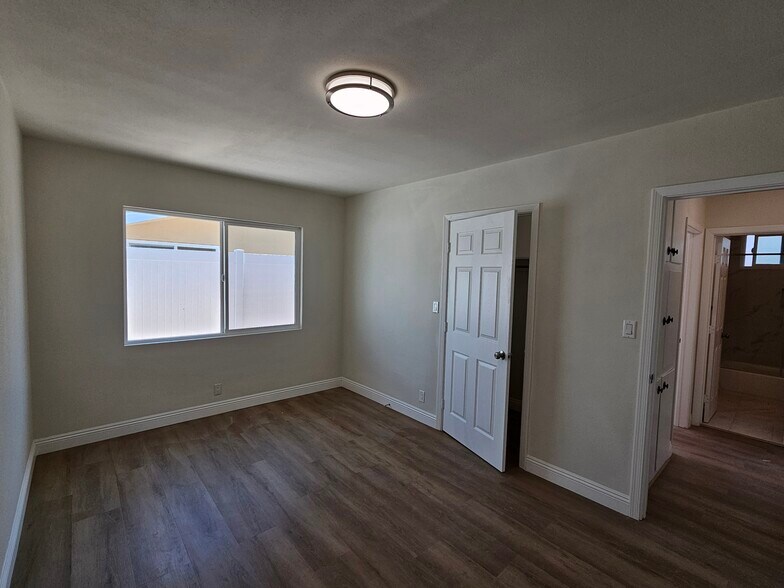 Building Photo - 2314 Elmgrove St