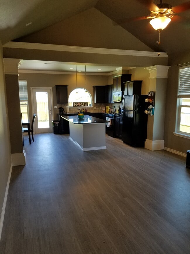 Building Photo - 8037 Pavo Real St