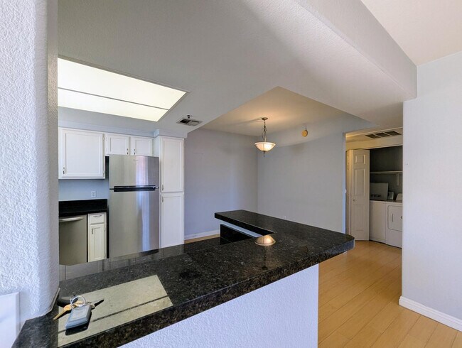 Building Photo - 4925 E Desert Cove Ave