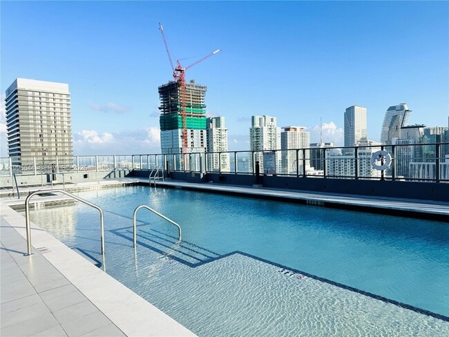 Building Photo - 121 NE 5th St