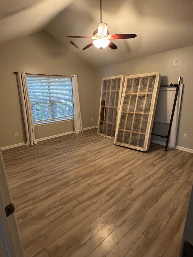 Building Photo - 863 Miller Creek Ln