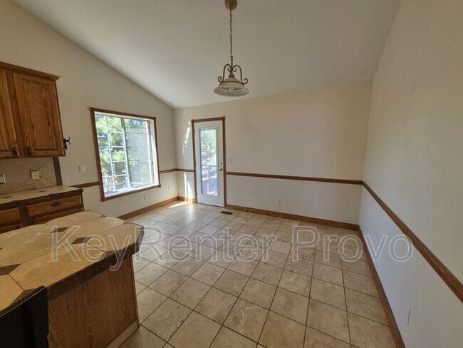 Primary Photo - 75 S Astor Ln