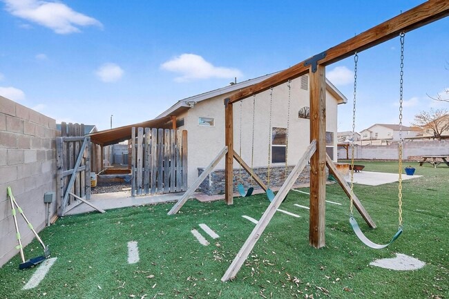 Building Photo - 3212 Ocate Meadows Ct NE