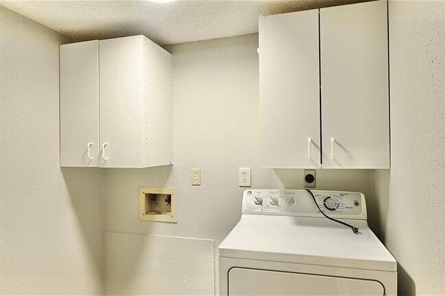 Building Photo - 3114 Hollow Creek Ct
