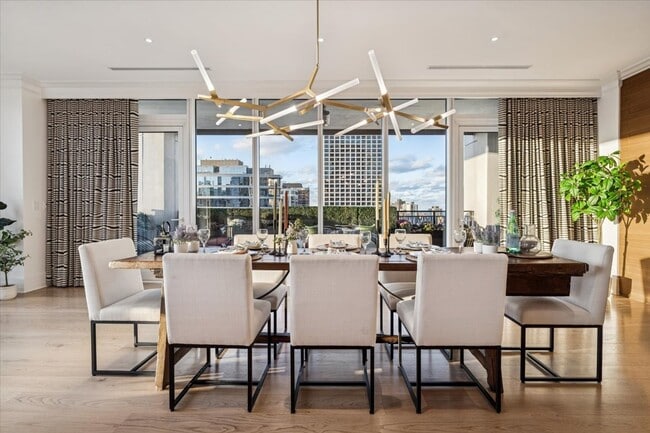 Building Photo - 9 W Walton St