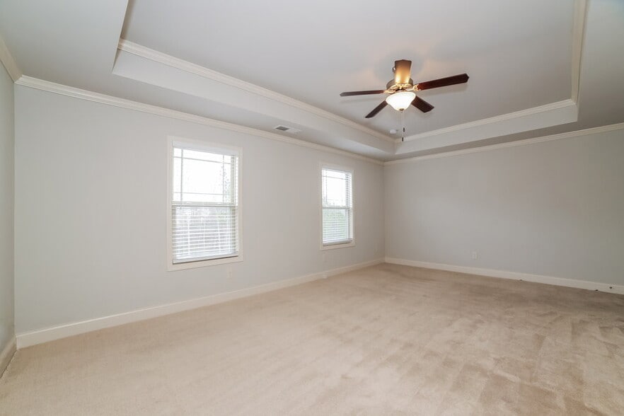 Building Photo - 89 Greatwood Ln