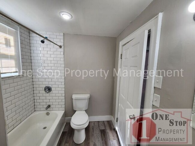 Building Photo - Beautiful 3 Bedroom 1 Bathroom in Kansas City