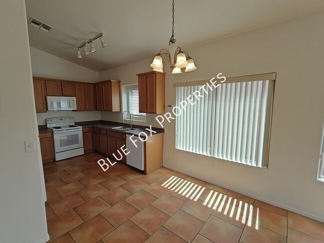 Building Photo - 5322 W Olivine Dr