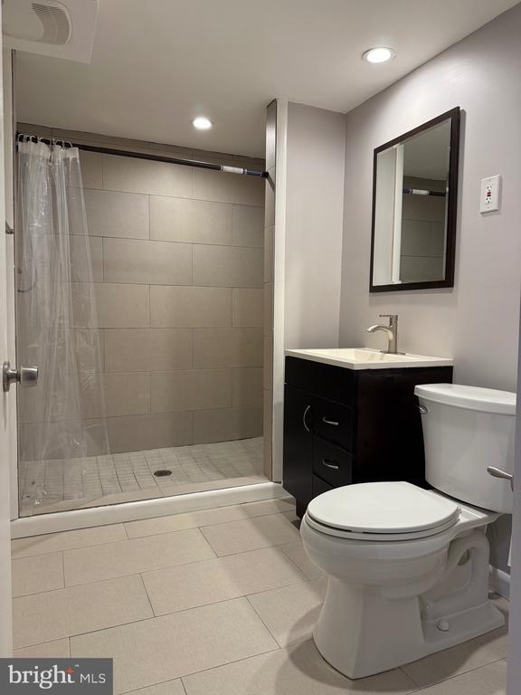 Building Photo - 9304 Lansford St