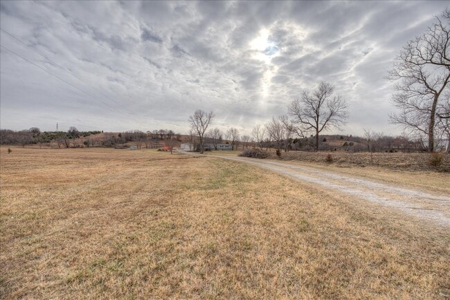 Building Photo - 6658 Bratton Rd