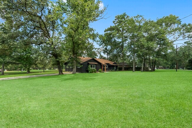 Building Photo - 62 Greenbriar Dr