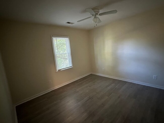 Building Photo - For Rent: Charming 4-Bedroom Colonial in C...