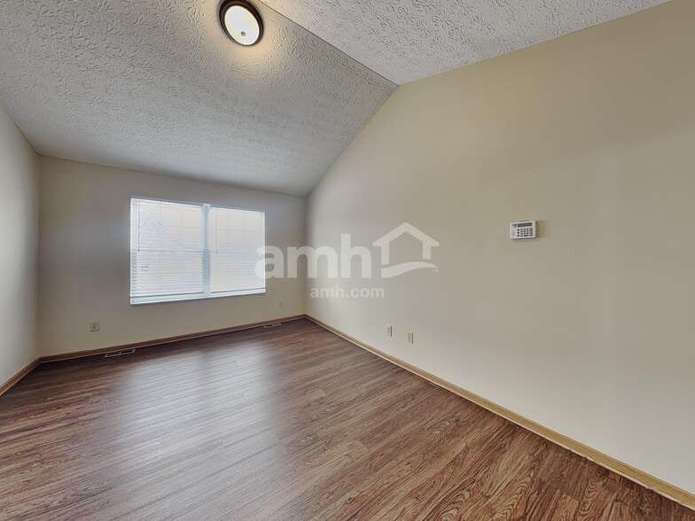 Building Photo - 4242 Honey Bee Ct