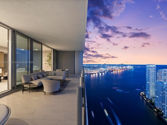 Building Photo - 300 Biscayne Blvd Way