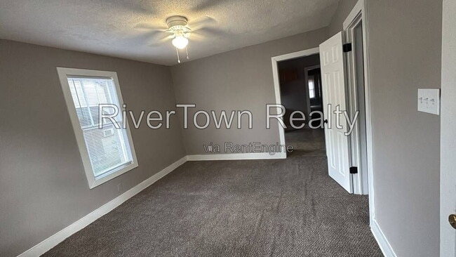 Building Photo - 3590 Bowen Ave