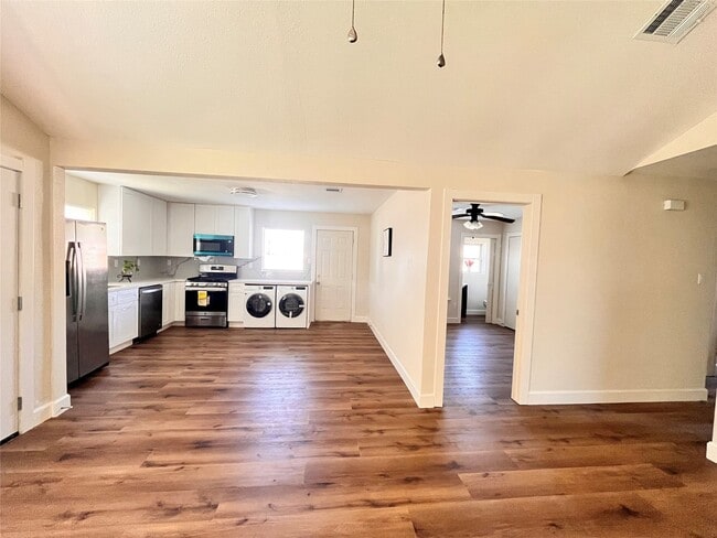 Building Photo - 4641 Orange Cir S