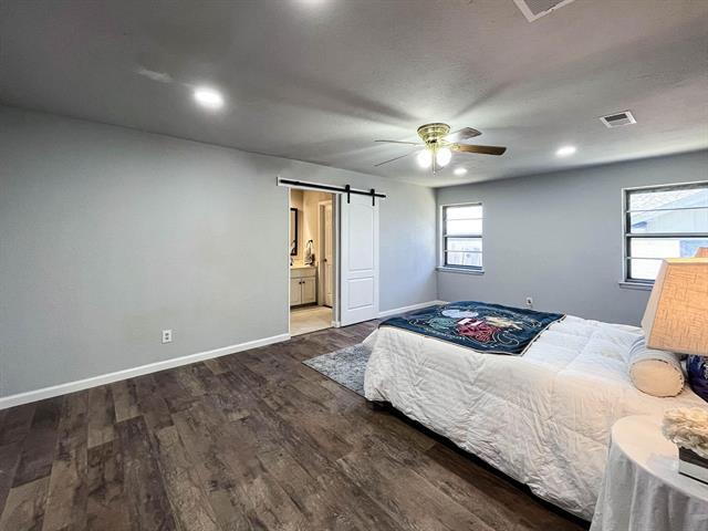 Building Photo - 6704 Greenacres Dr