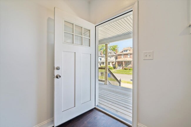 Building Photo - $1,675 - Spacious 3 Bedroom in North End