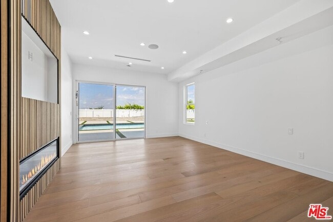 Building Photo - 16851 Encino Hills Dr
